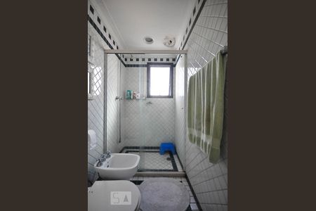 Apartamento para alugar com 340m², 4 quartos e 5 vagasDetalhe do banheiro suíte 1