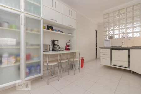 Apartamento à venda com 135m², 4 quartos e 3 vagas Apartamento à venda com 135m², 4 quartos e 3 vagasCozinha