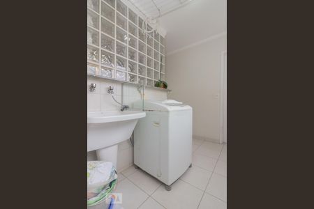 Apartamento à venda com 135m², 4 quartos e 3 vagas Apartamento à venda com 135m², 4 quartos e 3 vagasÁrea de serviço