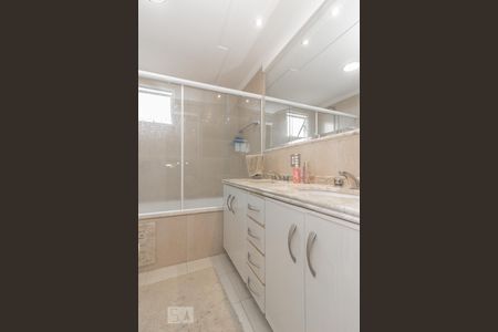 Apartamento à venda com 135m², 4 quartos e 3 vagas Apartamento à venda com 135m², 4 quartos e 3 vagasSuíte 1