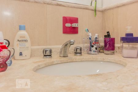 Apartamento à venda com 135m², 4 quartos e 3 vagas Apartamento à venda com 135m², 4 quartos e 3 vagasSuíte 3