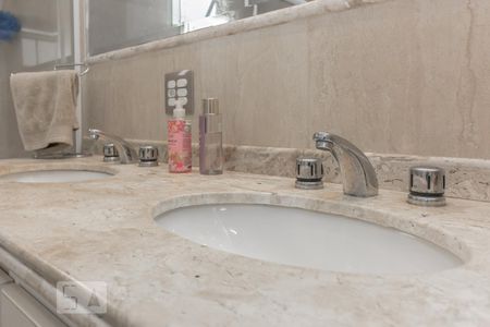 Apartamento à venda com 135m², 4 quartos e 3 vagas Apartamento à venda com 135m², 4 quartos e 3 vagasSuíte 1