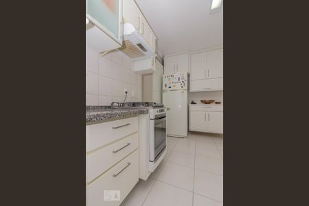 Apartamento à venda com 135m², 4 quartos e 3 vagas Apartamento à venda com 135m², 4 quartos e 3 vagasCozinha