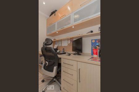 Apartamento à venda com 135m², 4 quartos e 3 vagas Apartamento à venda com 135m², 4 quartos e 3 vagasEscritório