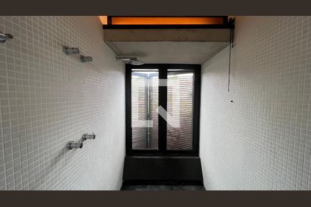 Apartamento à venda com 110m², 1 quarto e 2 vagas Apartamento à venda com 110m², 1 quarto e 2 vagasBanheiro da Suíte
