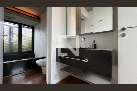 Apartamento à venda com 110m², 1 quarto e 2 vagas Apartamento à venda com 110m², 1 quarto e 2 vagasBanheiro da Suíte