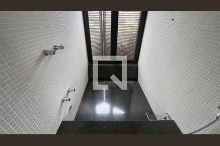 Apartamento à venda com 110m², 1 quarto e 2 vagas Apartamento à venda com 110m², 1 quarto e 2 vagasBanheiro da Suíte