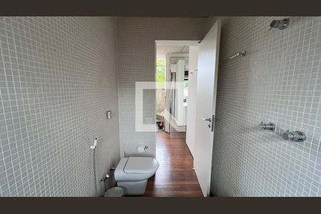 Apartamento à venda com 110m², 1 quarto e 2 vagas Apartamento à venda com 110m², 1 quarto e 2 vagasBanheiro da Suíte