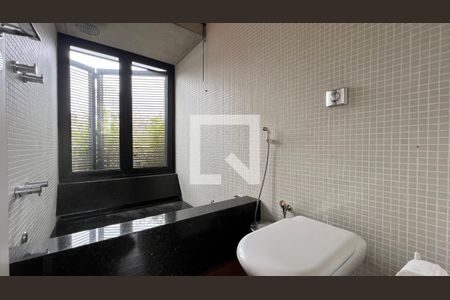 Apartamento à venda com 110m², 1 quarto e 2 vagas Apartamento à venda com 110m², 1 quarto e 2 vagasBanheiro da Suíte