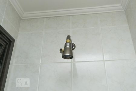 Detalhe do banheiro de apartamento para alugar com 3 quartos, 77m² em Vila Gumercindo, São Paulo