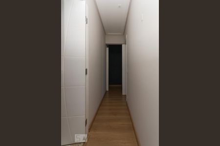 Corredor de apartamento para alugar com 3 quartos, 77m² em Vila Gumercindo, São Paulo