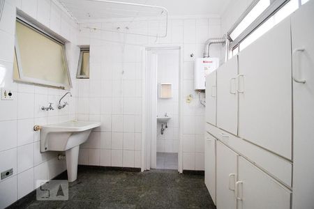 Apartamento para alugar com 160m², 4 quartos e 2 vagas Apartamento para alugar com 160m², 4 quartos e 2 vagasÁrea de Serviço