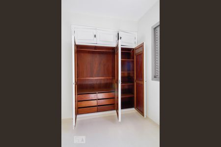 Apartamento para alugar com 160m², 4 quartos e 2 vagas Apartamento para alugar com 160m², 4 quartos e 2 vagasQuarto 2