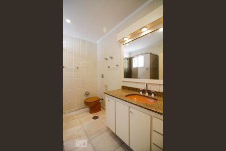 Apartamento para alugar com 160m², 4 quartos e 2 vagas Apartamento para alugar com 160m², 4 quartos e 2 vagasBanheiro da Suíte