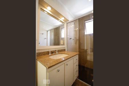 Apartamento para alugar com 160m², 4 quartos e 2 vagas Apartamento para alugar com 160m², 4 quartos e 2 vagasBanheiro