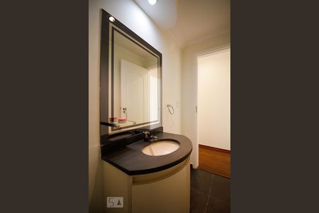 Apartamento para alugar com 160m², 4 quartos e 2 vagas Apartamento para alugar com 160m², 4 quartos e 2 vagasLavabo