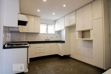 Apartamento para alugar com 160m², 4 quartos e 2 vagas Apartamento para alugar com 160m², 4 quartos e 2 vagasCozinha