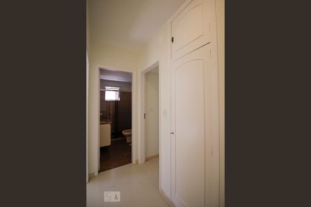 Apartamento para alugar com 160m², 4 quartos e 2 vagas Apartamento para alugar com 160m², 4 quartos e 2 vagasCorredor