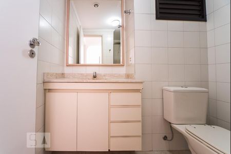 Banheiro de apartamento para alugar com 1 quarto, 40m² em Vila Nova Conceição, São Paulo