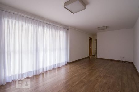 Apartamento para alugar com 123m², 3 quartos e 3 vagasSala