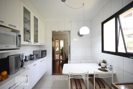 Apartamento para alugar com 212m², 4 quartos e 3 vagasCozinha