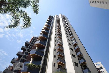 Apartamento para alugar com 212m², 4 quartos e 3 vagasFachada