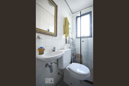 Apartamento para alugar com 212m², 4 quartos e 3 vagasBanheiro de serviço