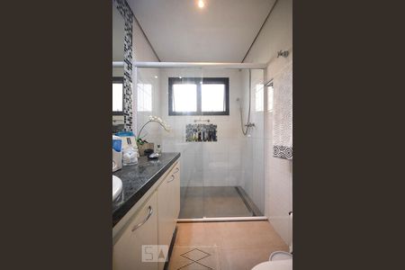 Apartamento para alugar com 212m², 4 quartos e 3 vagasBanheiro suíte 4
