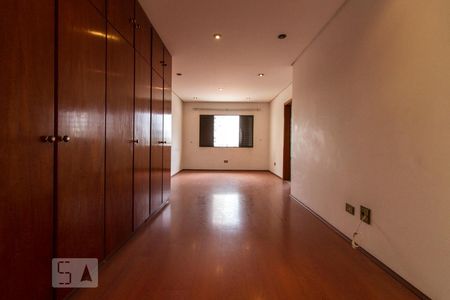 Casa para alugar com 355m², 5 quartos e 7 vagasQuarto 4 Suíte 