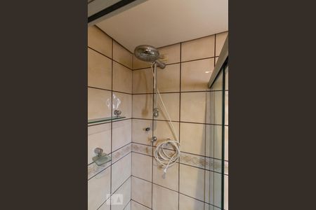 Casa para alugar com 355m², 5 quartos e 7 vagasChuveiro do Banheiro da Suíte 