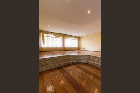 Casa para alugar com 355m², 5 quartos e 7 vagasSala 