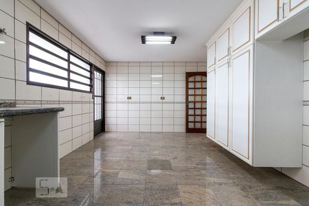 Casa para alugar com 355m², 5 quartos e 7 vagasCozinha 