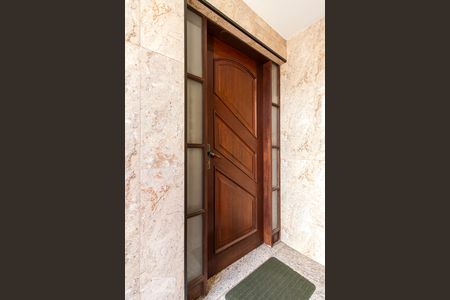 Porta de Entrada  de casa à venda com 5 quartos, 355m² em Chácara Califórnia, São Paulo