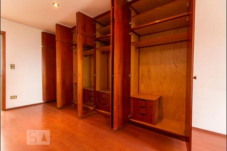 Casa para alugar com 355m², 5 quartos e 7 vagasArmários Quarto Suíte 4 