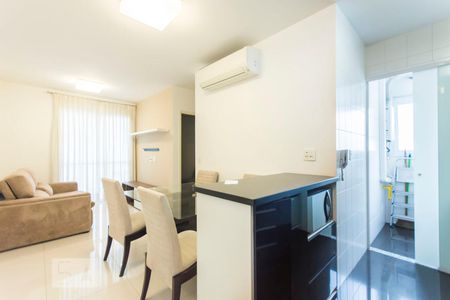 Sala/Cozinha de apartamento para alugar com 2 quartos, 56m² em Planalto Paulista, São Paulo