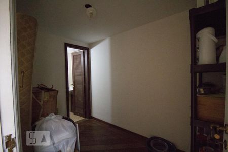 Apartamento à venda com 115m², 3 quartos e 2 vagas Apartamento à venda com 115m², 3 quartos e 2 vagasQuarto de Serviço
