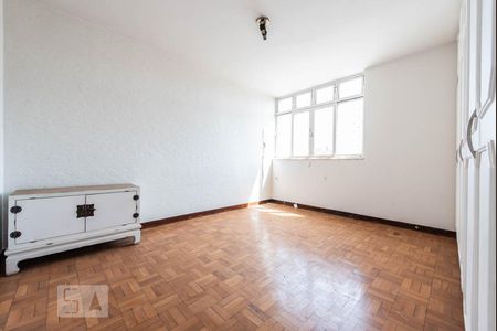 Apartamento para alugar com 150m², 4 quartos e 2 vagas Apartamento para alugar com 150m², 4 quartos e 2 vagasQuarto