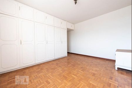 Apartamento para alugar com 150m², 4 quartos e 2 vagas Apartamento para alugar com 150m², 4 quartos e 2 vagasQuarto