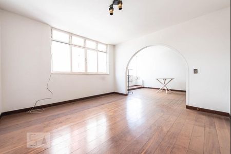 Apartamento para alugar com 150m², 4 quartos e 2 vagas Apartamento para alugar com 150m², 4 quartos e 2 vagasSala