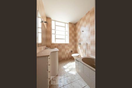 Apartamento para alugar com 150m², 4 quartos e 2 vagas Apartamento para alugar com 150m², 4 quartos e 2 vagasBanheiro da Suíte