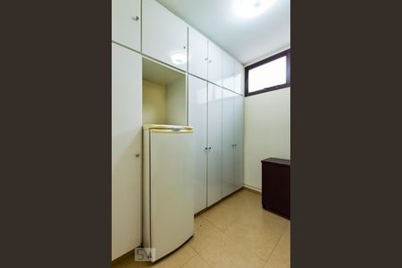 Apartamento à venda com 296m², 5 quartos e 2 vagasQuarto de Serviço