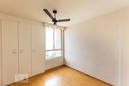 Quarto 1 de apartamento para alugar com 2 quartos, 72m² em São Domingos, Niterói