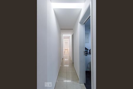 Corredor de apartamento para alugar com 4 quartos, 170m² em Barra da Tijuca, Rio de Janeiro