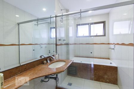 Apartamento para alugar com 170m², 4 quartos e 2 vagasBanheiro Suíte 1