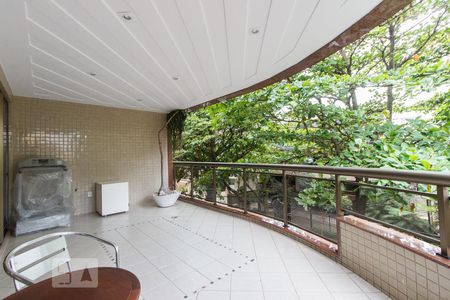 Varanda de apartamento para alugar com 4 quartos, 170m² em Barra da Tijuca, Rio de Janeiro
