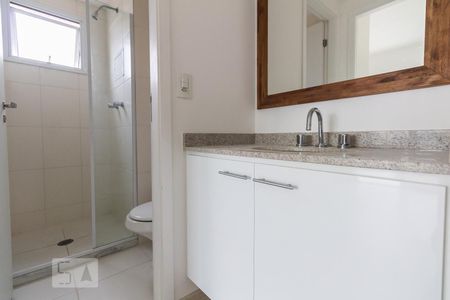 Banheiro de apartamento para alugar com 1 quarto, 50m² em Campo Belo, São Paulo