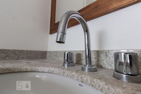 Banheiro de apartamento para alugar com 1 quarto, 50m² em Campo Belo, São Paulo