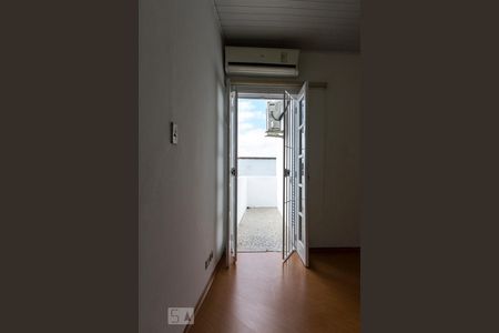 Casa à venda com 90m², 3 quartos e 1 vagaPorta da Varanda Quarto 2 
