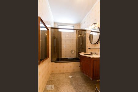 Casa à venda com 90m², 3 quartos e 1 vagaBox do Banheiro Social Piso Inferior 