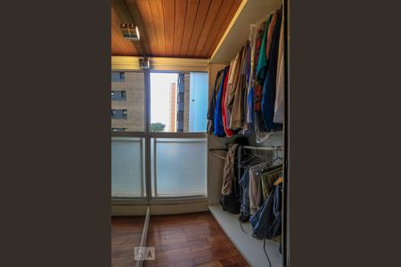 Closet   de apartamento para alugar com 1 quarto, 67m² em Pinheiros, São Paulo
